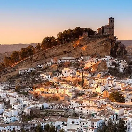 La Casa 1950 فيلة