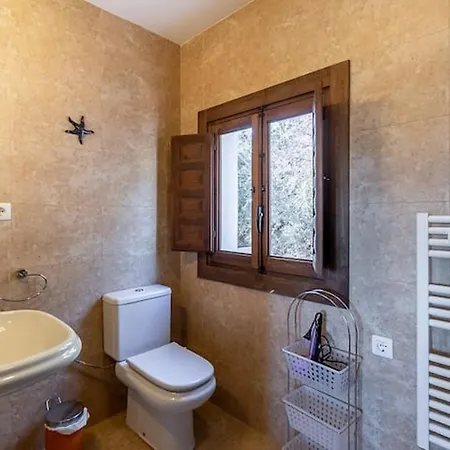 La Casa 1950 فيلة